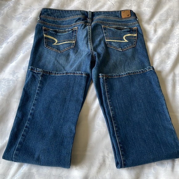 American Eagle boot cut jeans medium wash low rise minimal distress Sz 10 - Picture 5 of 5